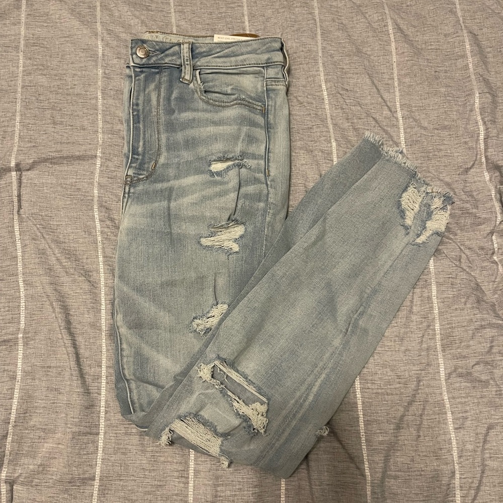 NWT** Light Wash American Eagle Next Level Stretch Size 12
